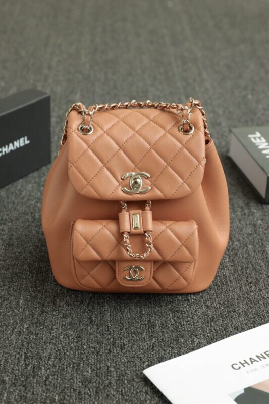 wsxcWeb_6e471929_o_1hspjd7ni1ol4154g1atu1hdemgb0.jpeg CHANEL 23A Backpack Small Caramel - chanel small backpack dupe front view