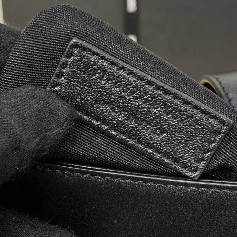 ysl-le-5-a-7-hobo-black-gallery-3