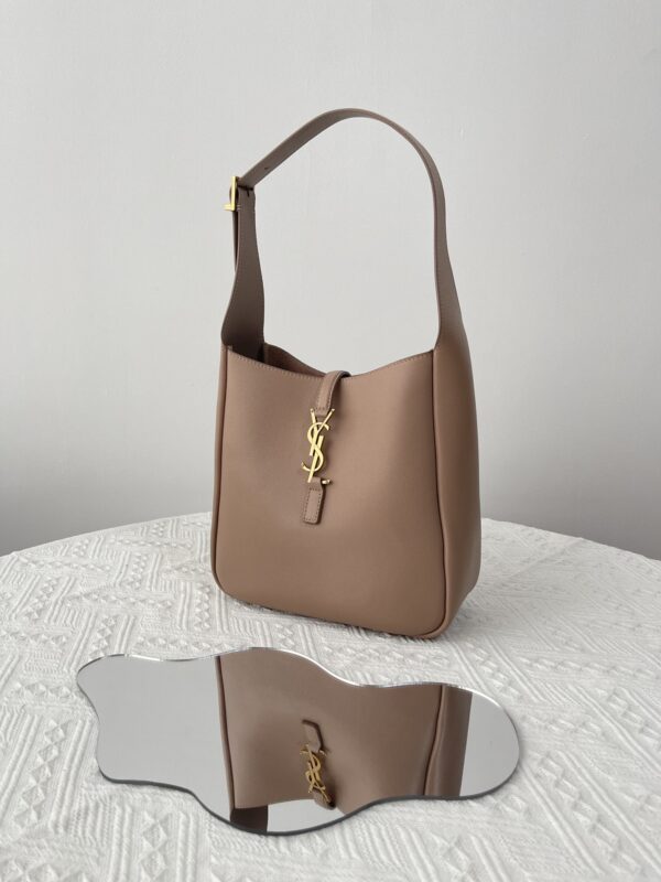 ysl-le-5-a-7-small-gallery-2
