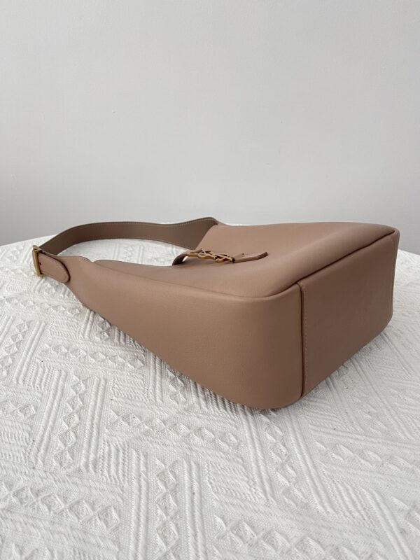ysl-le-5-a-7-small-gallery-3