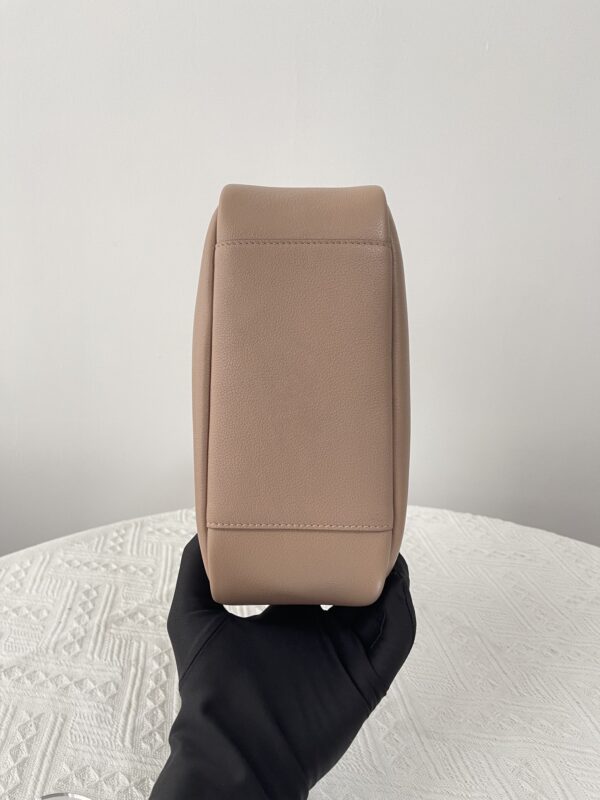 ysl-le-5-a-7-small-gallery-7