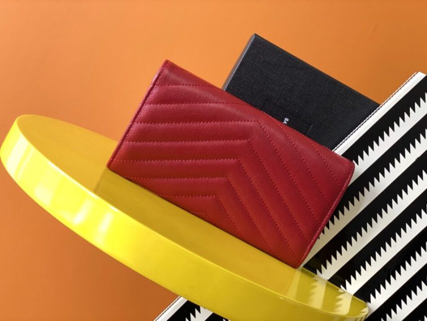 yves-saint-laurent-large-flap-wallet-gallery-2