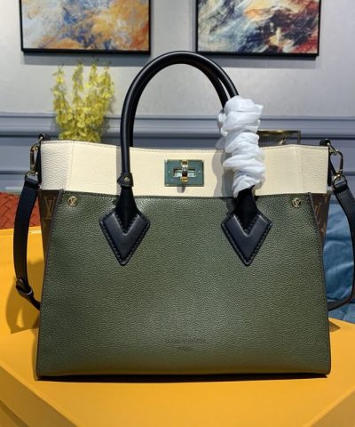 Replika Louis Vuitton On My Side tmavě zelená