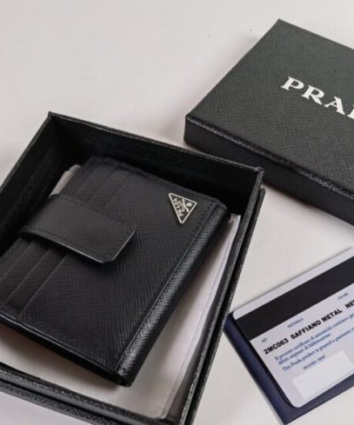 Portafoglio compatto replica Prada Saffiano a due ante