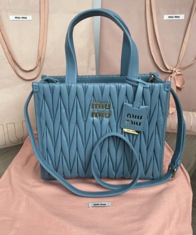 Ρεπλίκα Miu Miu Matelassé Tote Blue