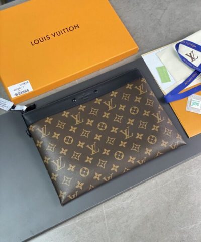 Louis Vuitton To Go Pochette Brown