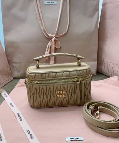 Réplica da bolsa de cosméticos Miu Miu Milk Tea