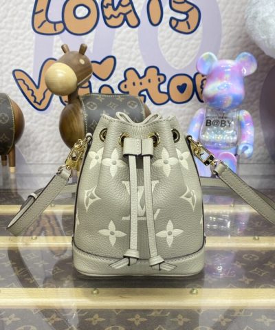 レプリカ ルイ ヴィトン ナノエ ベージュ
