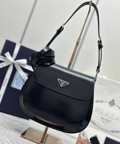 Kapaklı Siyah Prada Cleo Çanta Replikası