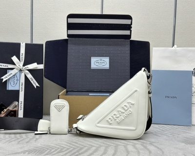 Replika trójkąta Prada Saffiano