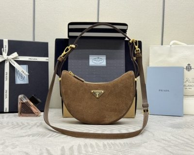 Replika Prada Arque Suede