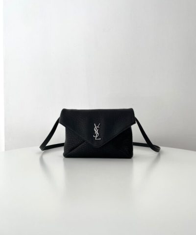 Replika obálky YSL Cassandre