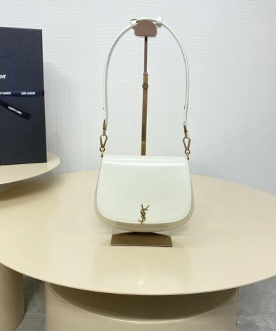 حقيبة فولتير توت بيضاء من YSL
