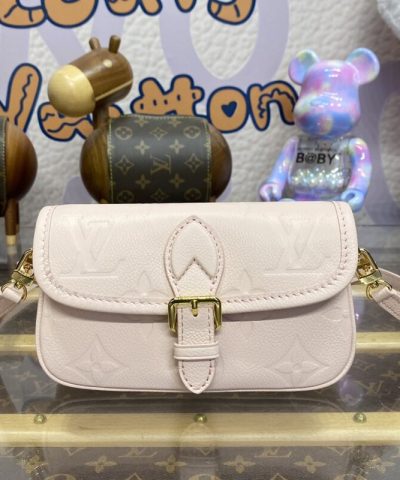 Replika Louis Vuitton Nano Diane růžová