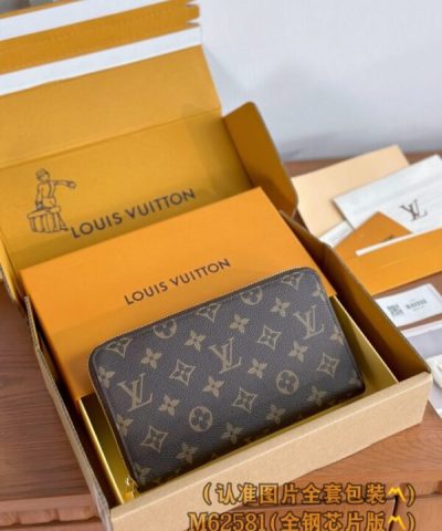 Louis Vuitton Zippy Wallet