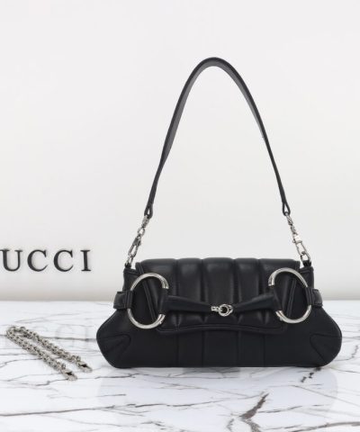 Replika torebki na ramię Gucci Horsebit Chain w kolorze czarnym