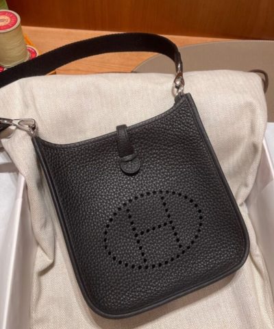 Αντίγραφο Hermès Evelyne II Tpm με μαύρο λουράκι