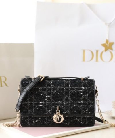 Réplica da minha bolsa Dior com alça superior em lona preta