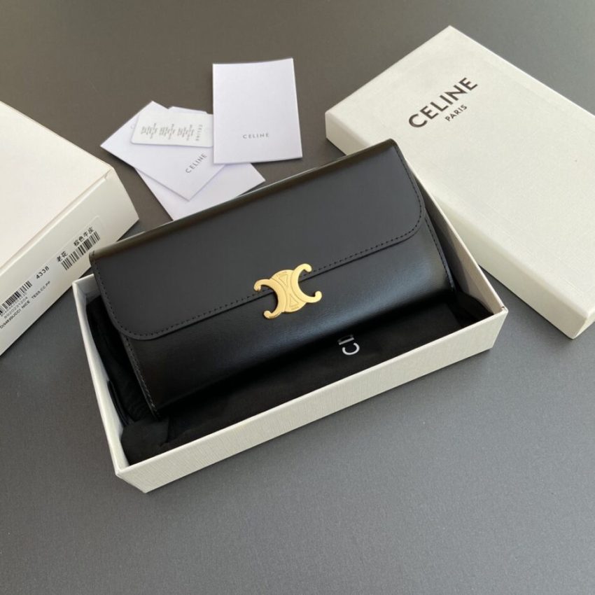 celine-triumphe-wallet-img_c4e87dad_20231207_i1701963213_6164_7.jpg Celine Triumphe Long Wallet - back view