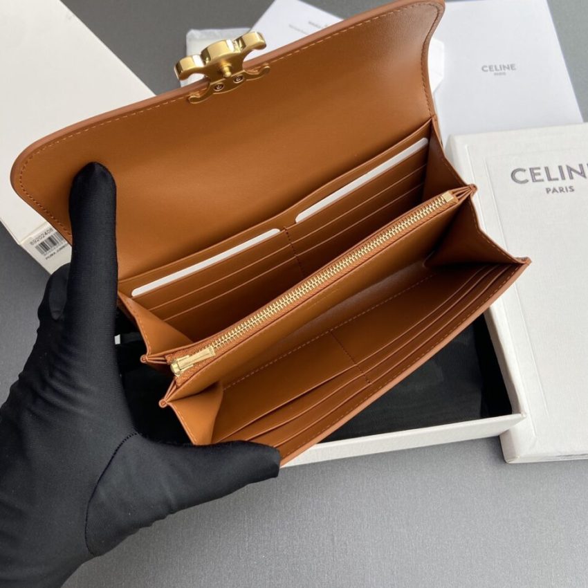 celine-triumphe-wallet-img_c4e87dad_20240825_i1724565414_572_0.jpg Celine Triumphe Long Wallet - front view