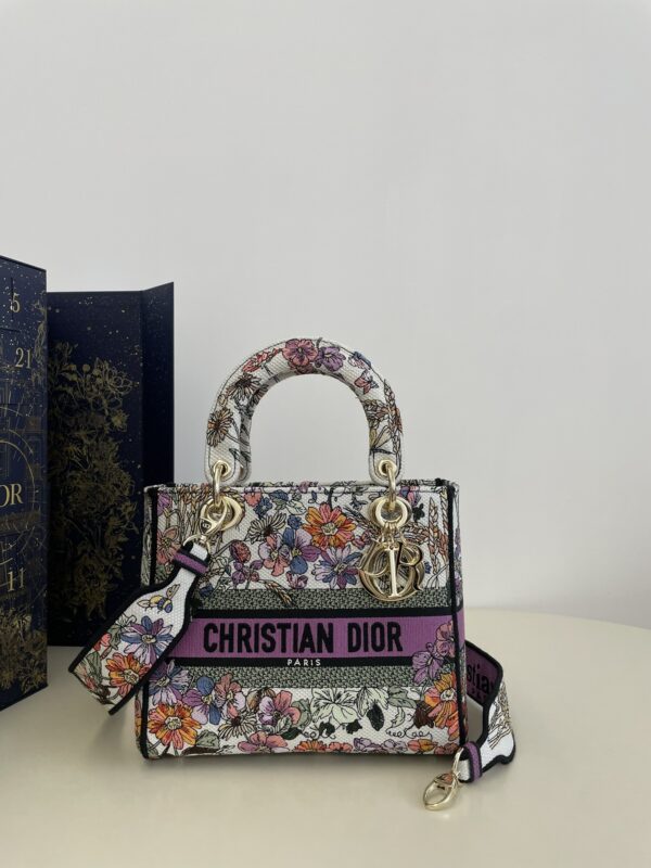 Replica Lady Dior D – Lite Purple Flowers