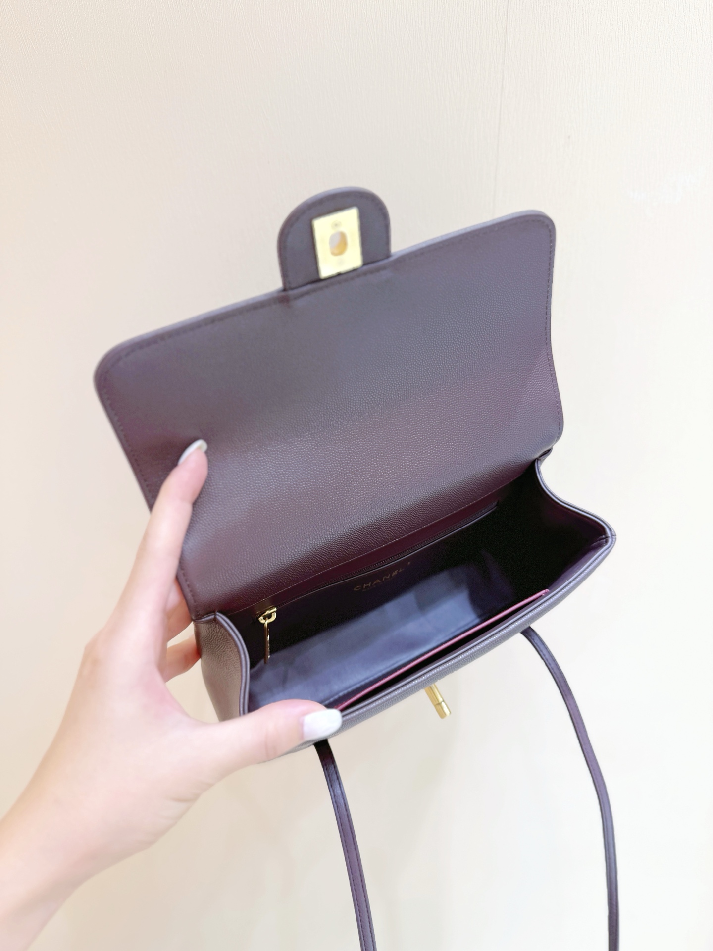 141410_dark-brown_4 Chanel Preppy Coco 26 Bag Dark Brown - chanel preppy coco dupe detail 3