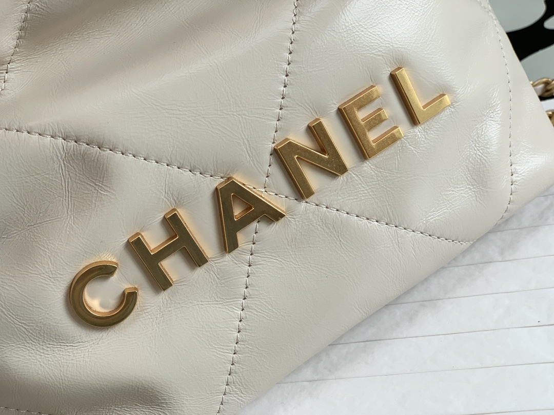 141537_beige_6 Chanel 22 Mini Bag Beige - chanel 22 mini beige dupe detail 5