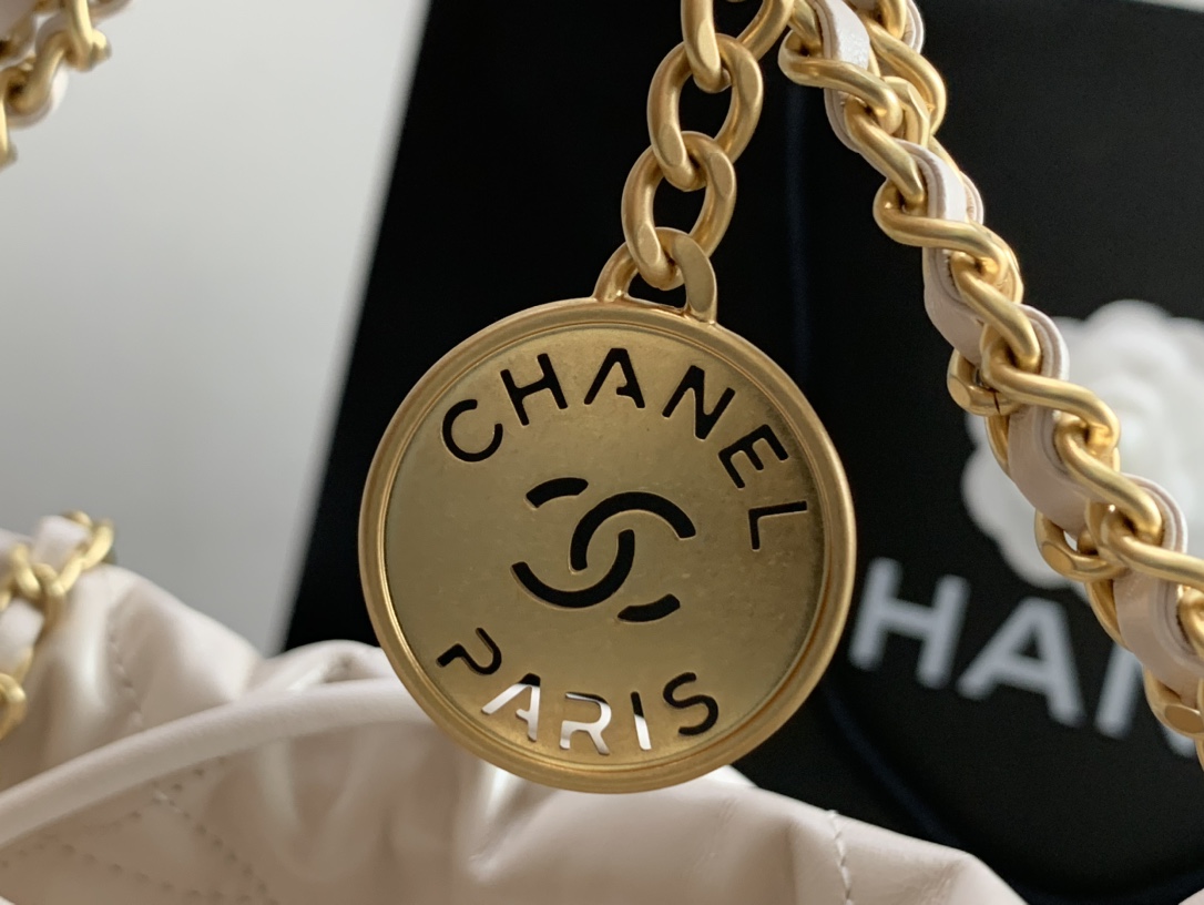 141537_beige_7 Chanel 22 Mini Bag Beige - chanel 22 mini beige dupe detail 6