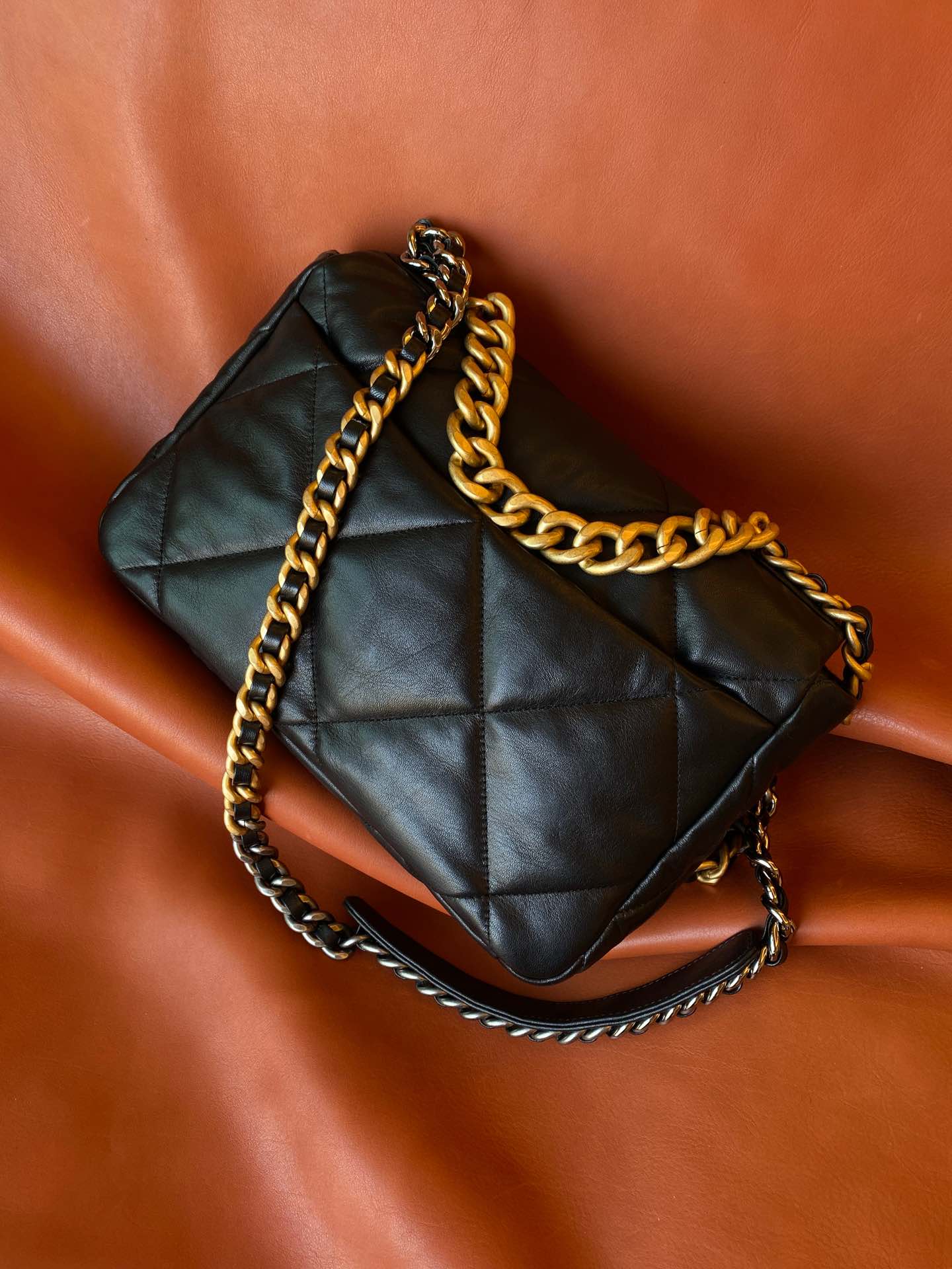 1573995552_1849007735_6 Chanel 19 Flap Bag Black - chanel 19 flap dupe detail 6