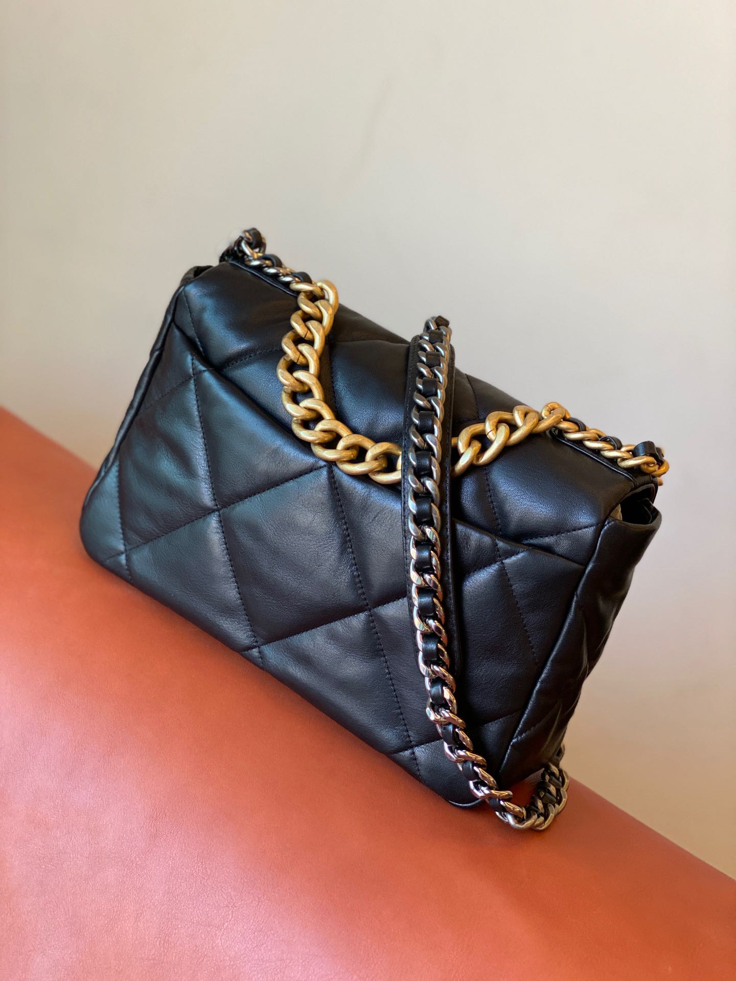 1573995552_4065119465_5 Chanel 19 Flap Bag Black - chanel 19 flap dupe detail 8