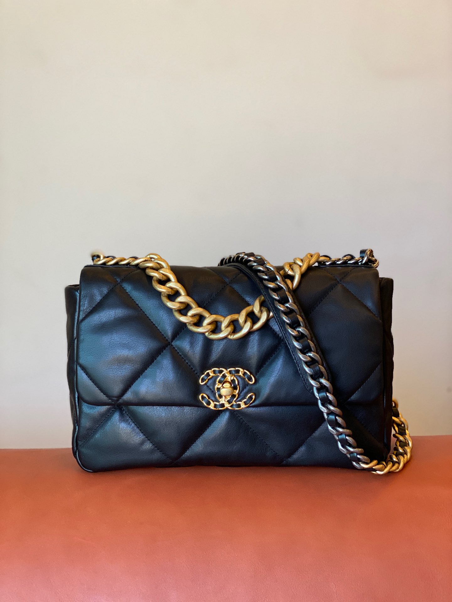 1573995552_4192905040_0 Chanel 19 Flap Bag Black - chanel 19 flap dupe detail 9
