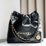 Chanel 22 Medium Bag Black - chanel 22 medium dupe front view