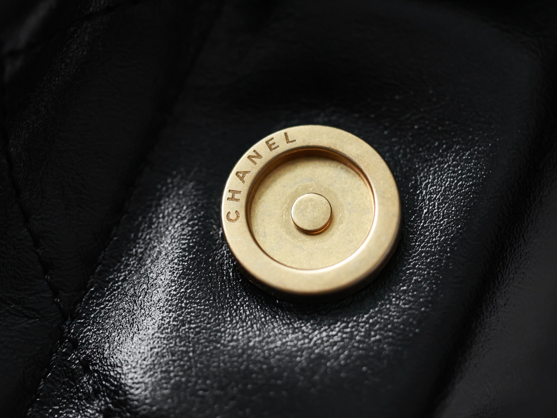 71258_black_10 Chanel 22 Medium Bag Black - chanel 22 medium dupe detail 9