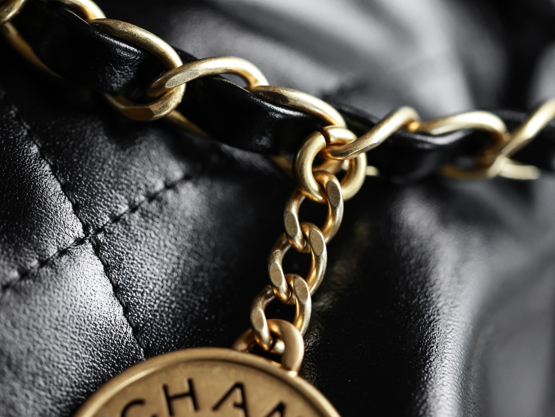 71258_black_12 Chanel 22 Medium Bag Black - chanel 22 medium dupe detail 11