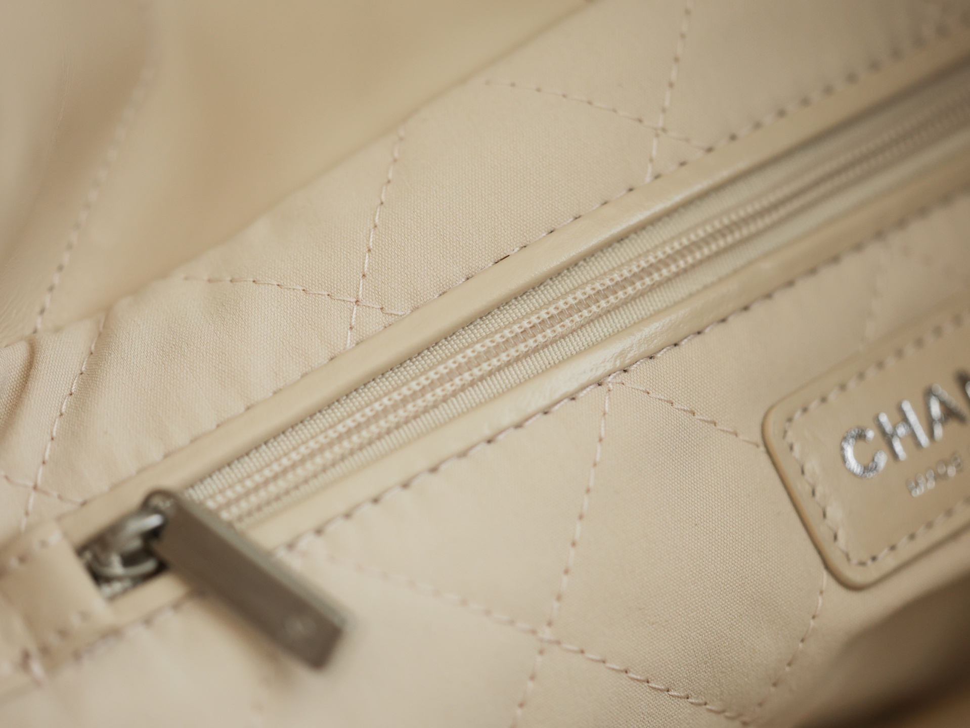 71269_ivory_2 Chanel 22 Medium Bag Ivory - chanel 22 medium replica detail 1