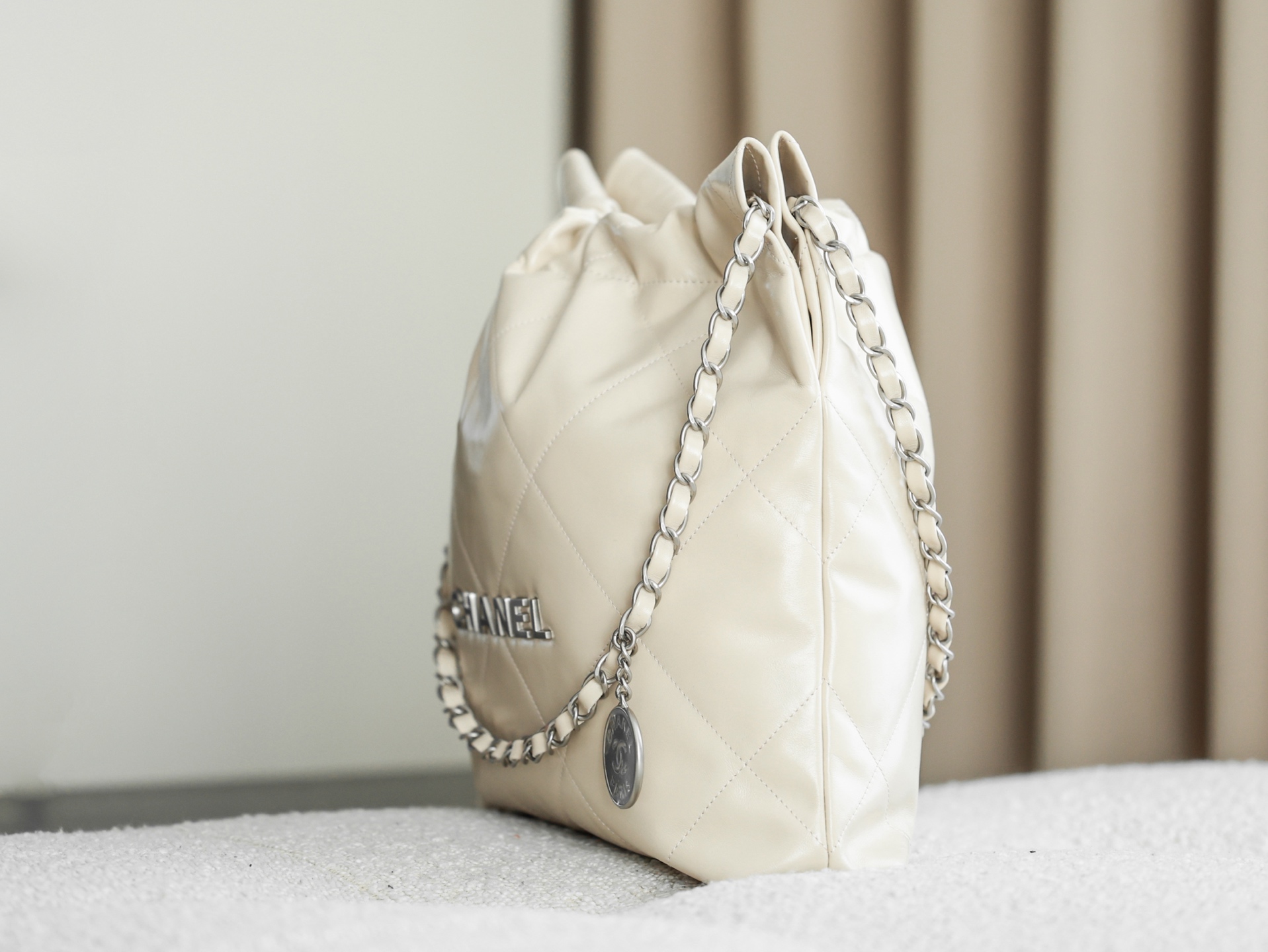 71269_ivory_8 Chanel 22 Medium Bag Ivory - chanel 22 medium replica detail 7