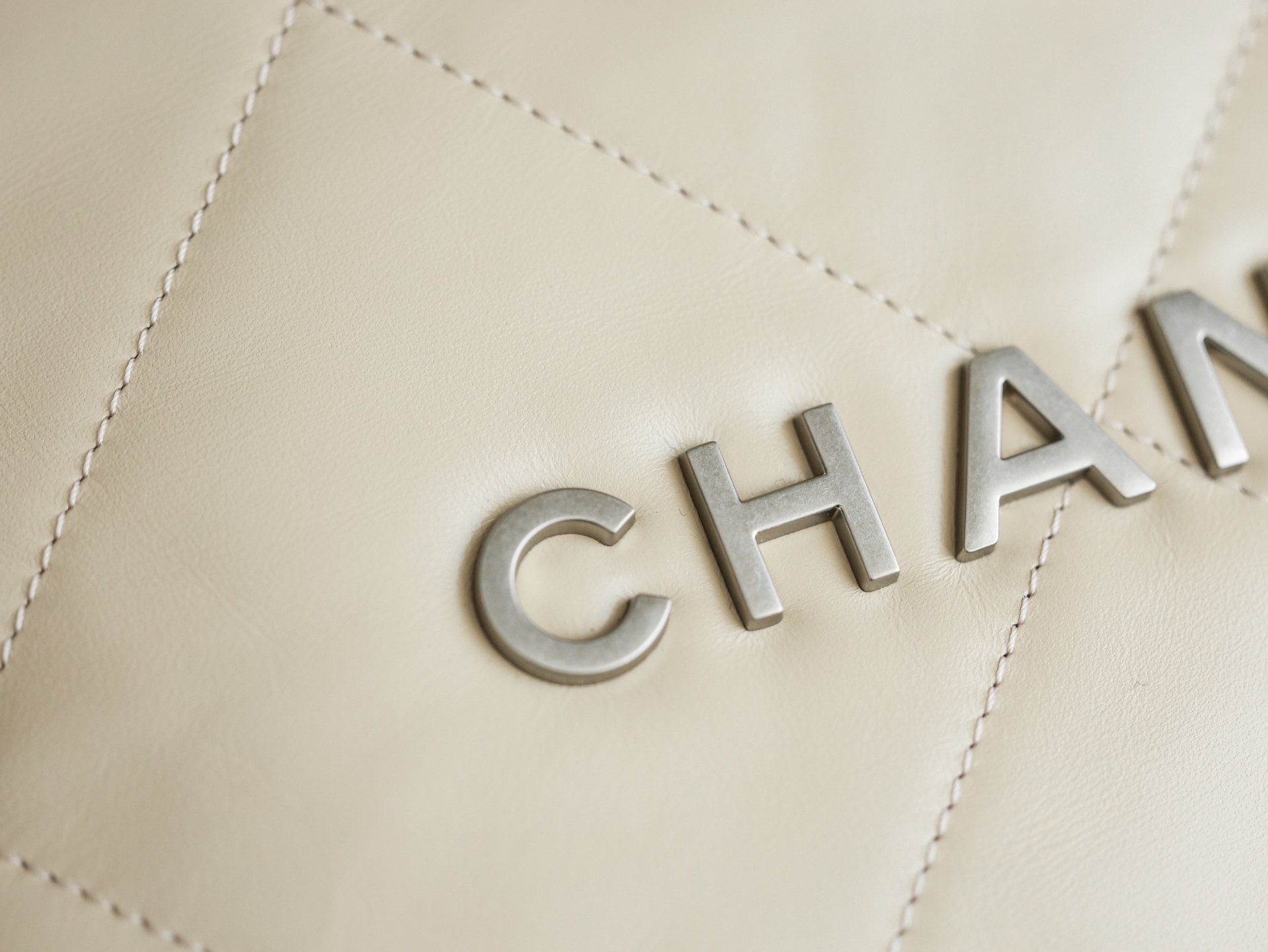 71269_ivory_9 Chanel 22 Medium Bag Ivory - chanel 22 medium replica detail 8