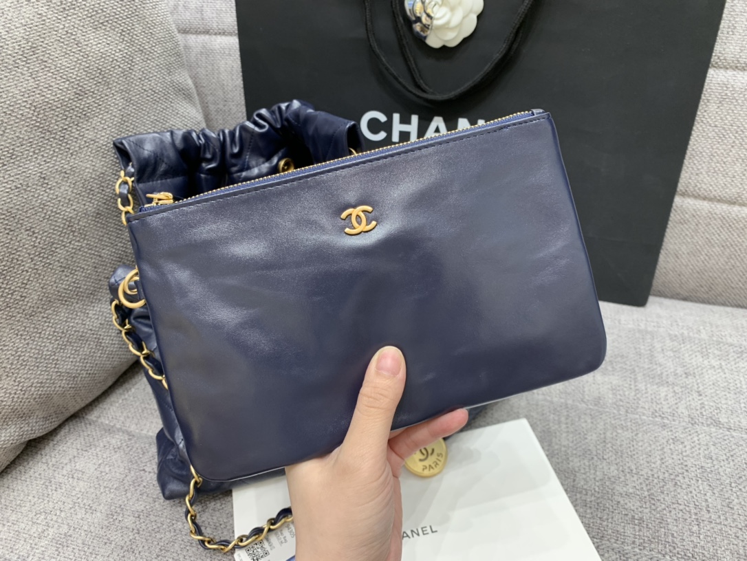 71279_midnight_blue_9 Chanel 22 Medium Bag Midnight Blue - chanel 22 midnight dupe detail 8