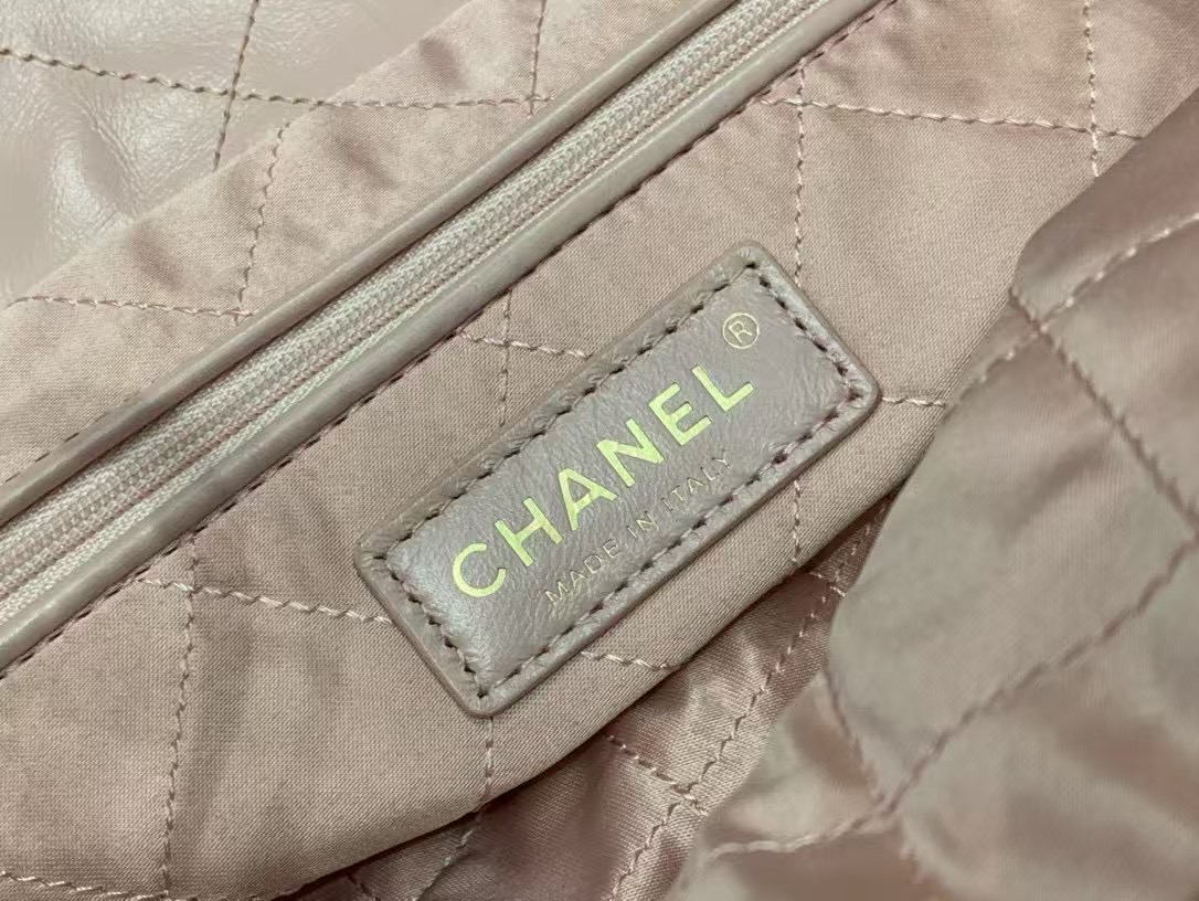 71289_pale_pink_5 Chanel 22 Medium Bag Pale Pink - chanel 22 pink replica detail 4
