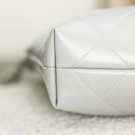 Chanel 22 Medium Bag Snowy - chanel 22 mini dupe detail 1