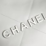 Chanel 22 Medium Bag Snowy - chanel 22 mini dupe detail 4