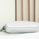 Chanel 22 Medium Bag Snowy - chanel 22 mini dupe detail 6