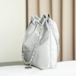 Chanel 22 Medium Bag Snowy - chanel 22 mini dupe detail 8
