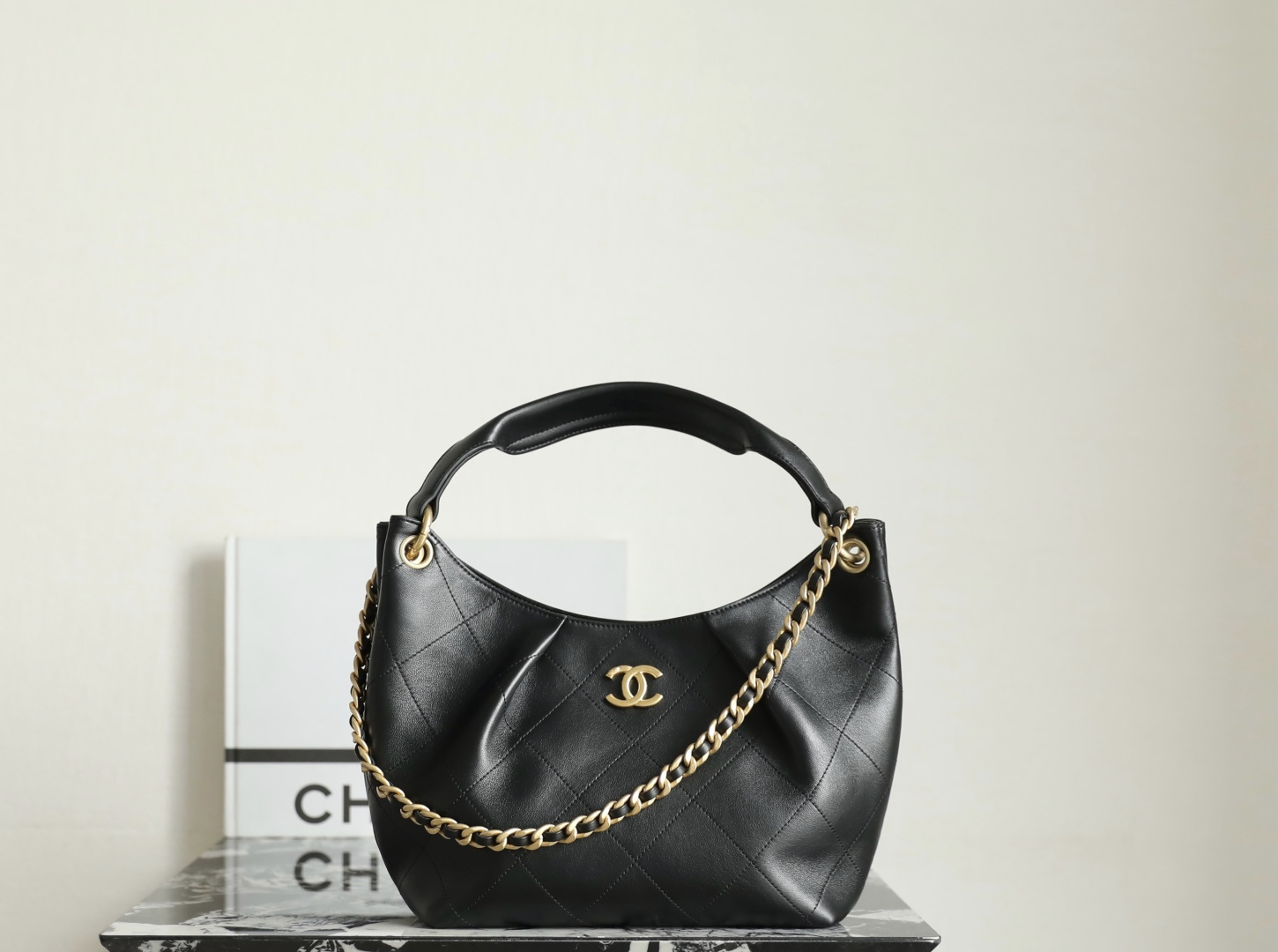 71729_black_2 Chanel 26C Maxi Hobo Black - chanel maxi hobo replica detail 1