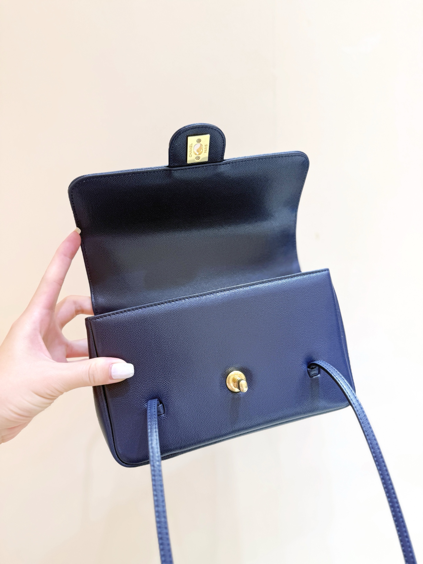 71914_black_4 Chanel Preppy Coco 26 Bag Black - chanel preppy coco dupe detail 3