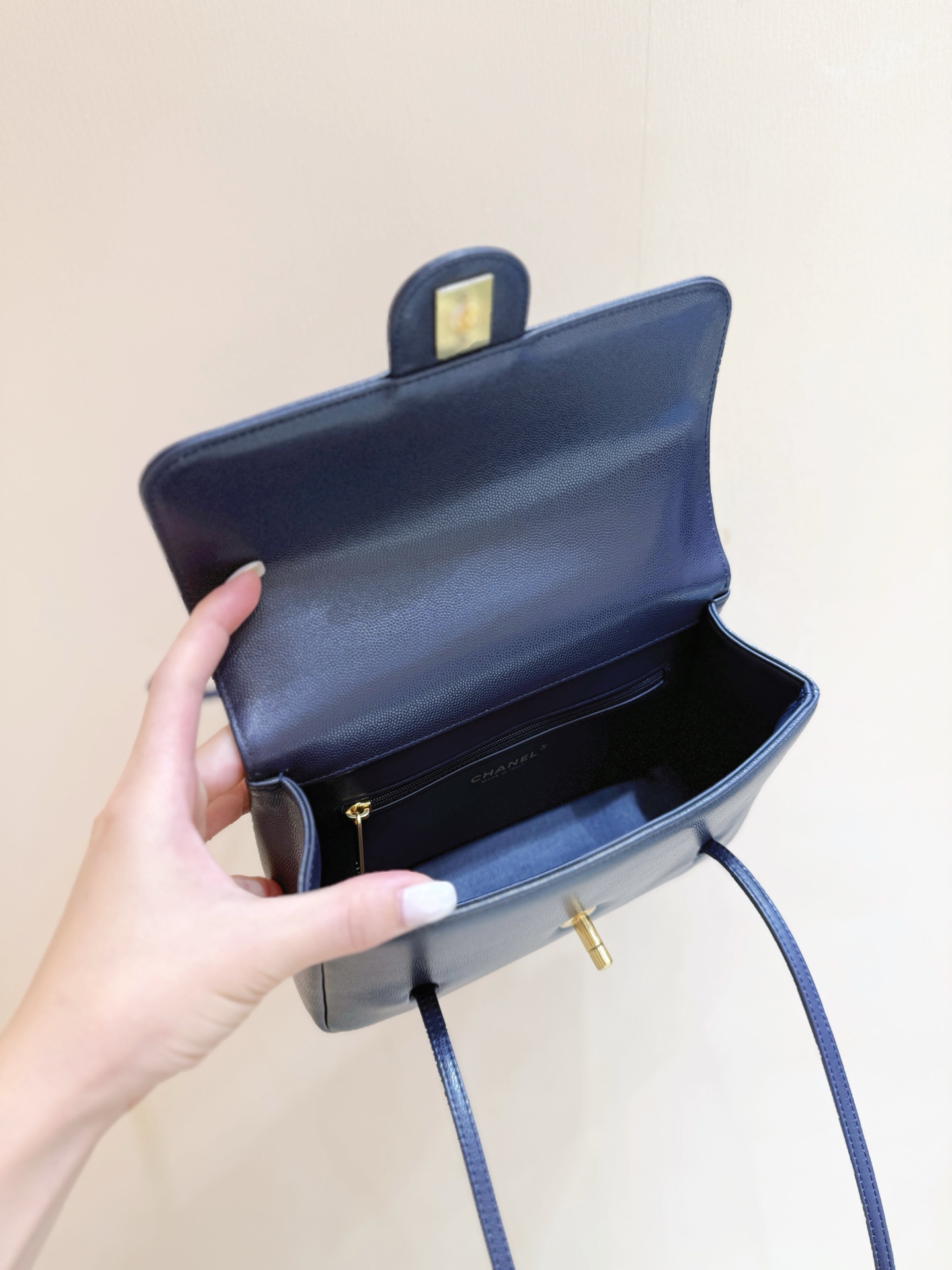 71914_black_9 Chanel Preppy Coco 26 Bag Black - chanel preppy coco dupe detail 8