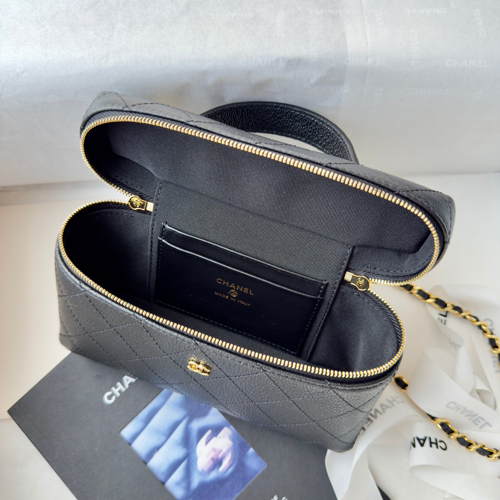 71951_black_7 Chanel 26S Vanity with Chain Black - chanel vanity chain dupe detail 6