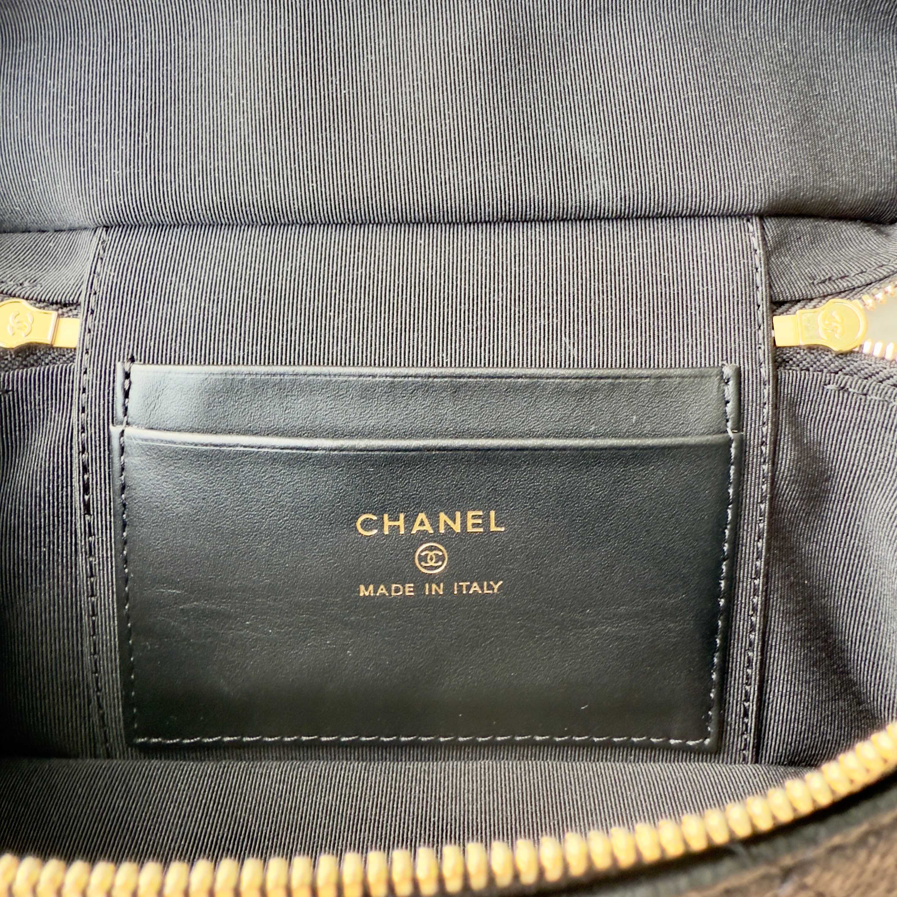 71951_black_9 Chanel 26S Vanity with Chain Black - chanel vanity chain dupe detail 8