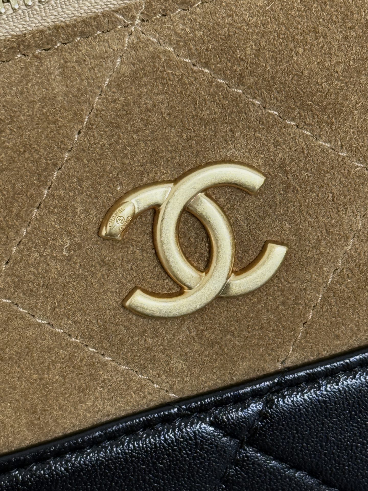 71953_brown-suede_3 Chanel 26S Vanity with Chain Brown Suede - chanel suede vanity dupe detail 2