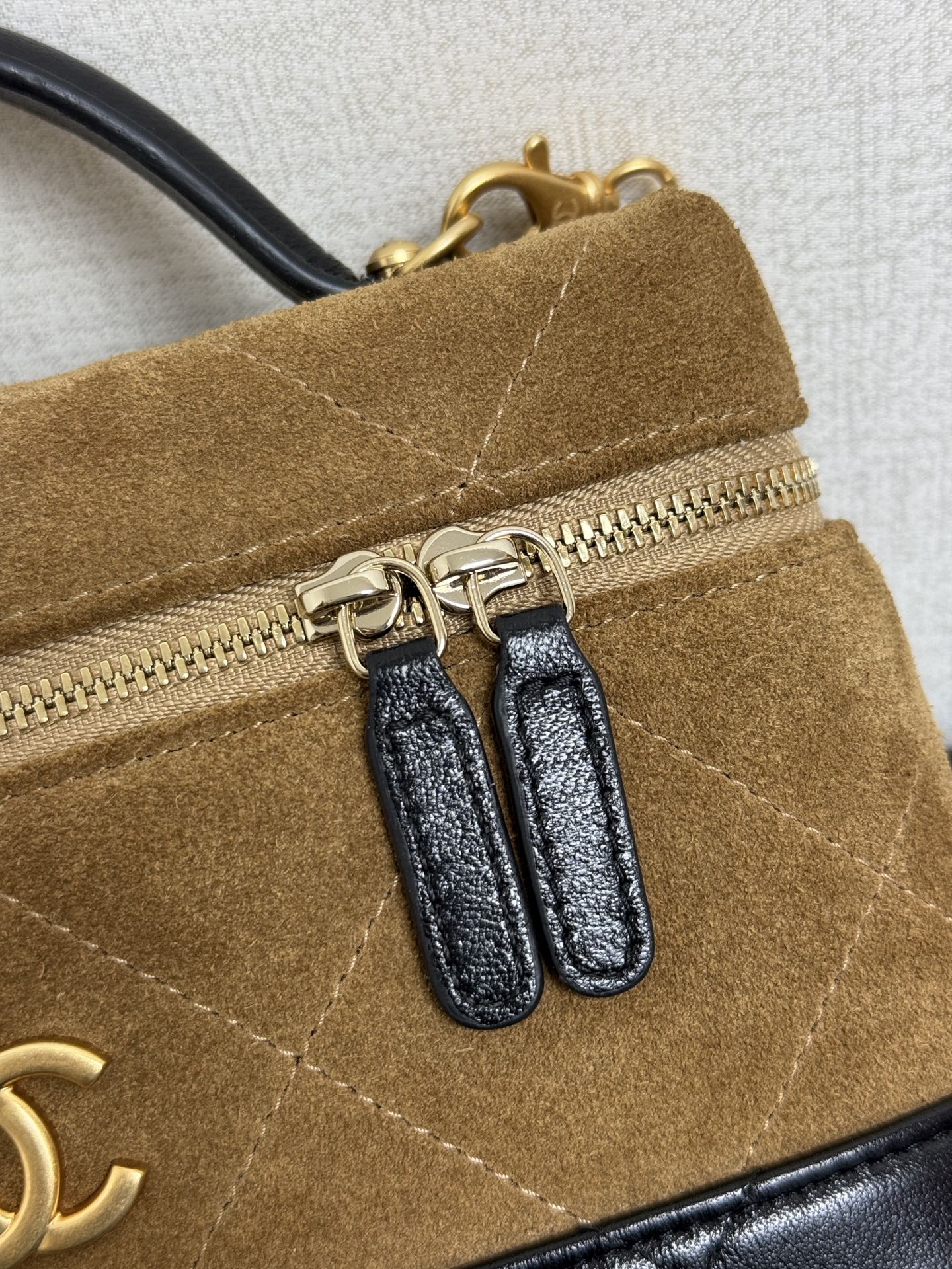 71953_brown-suede_5 Chanel 26S Vanity with Chain Brown Suede - chanel suede vanity dupe detail 4